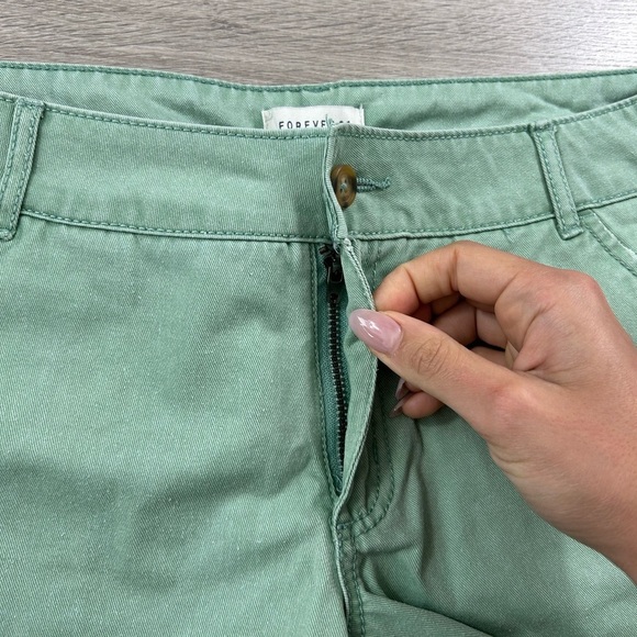 Forever 21 Green 100% Cotton Shorts - Picture 3 of 9